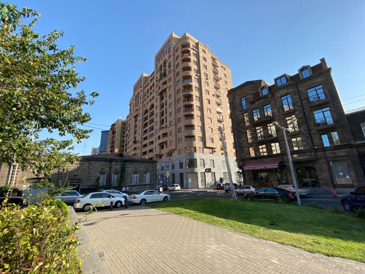 Modern Apartment For Rent In Buzand Street Bu944 Jerevan Eksteriør billede