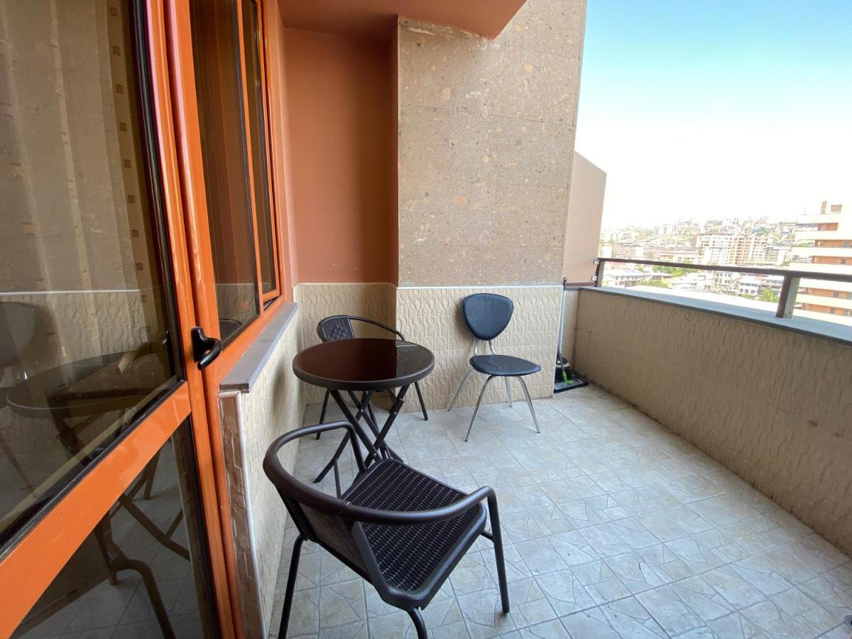 Modern Apartment For Rent In Buzand Street Bu944 Jerevan Eksteriør billede
